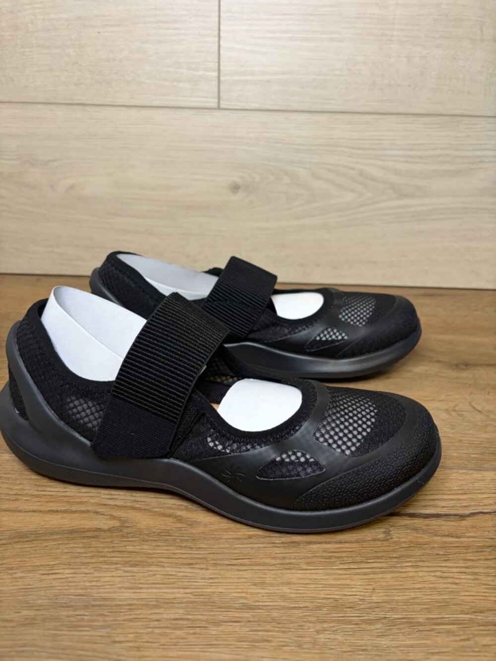 Clarks Cloudsteppers Solevana Strap PillowSoft Footbed Adjustable Size 9W
